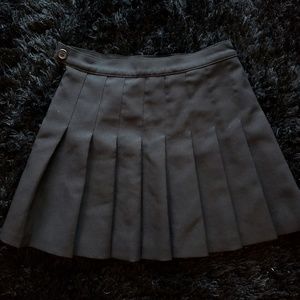 American Apparel black pleated skirt